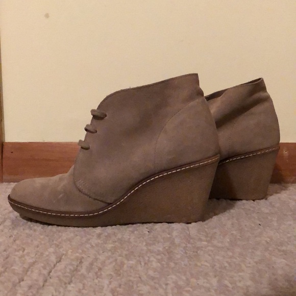 J.Crew Suede Tan Bootie - size 8 - Picture 4 of 5